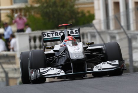 Mercedes skal koncentrere sig om sit fabrikshold, hvis det vil øverst på podiet i Formel 1. Det mener teamets tekniske chef Ross Brawn.